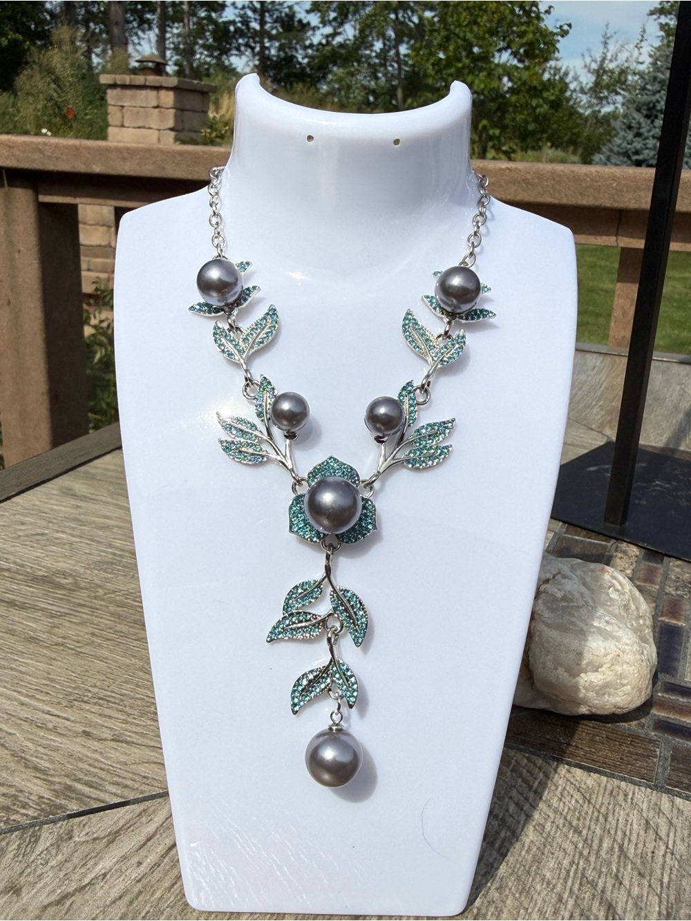 NWOT Statement Y-lariat style drop necklace gray faux Pearl aqua Rhinestone